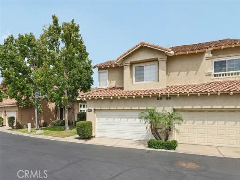 2521 Avenita Alpera , Tustin, CA