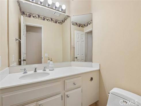 2521 Avenita Alpera , Tustin, CA