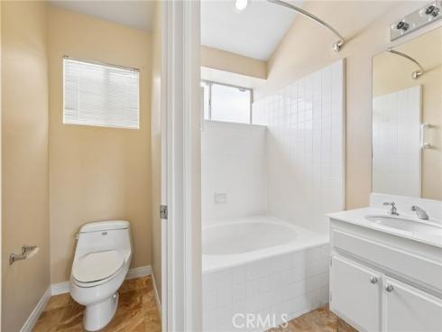 2521 Avenita Alpera , Tustin, CA