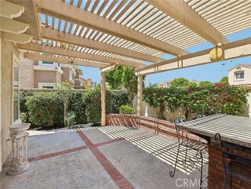 2521 Avenita Alpera , Tustin, CA