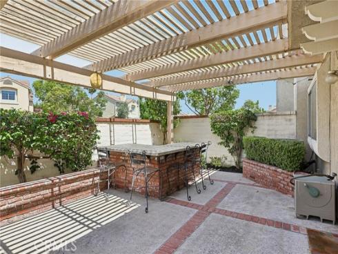 2521 Avenita Alpera , Tustin, CA