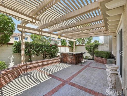2521 Avenita Alpera , Tustin, CA