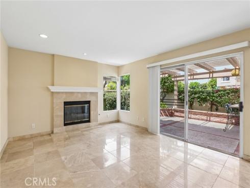 2521 Avenita Alpera , Tustin, CA