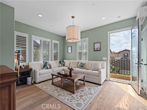 220  Barnes  , Tustin, CA