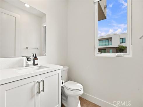 16311 Veterans Way, Tustin, CA