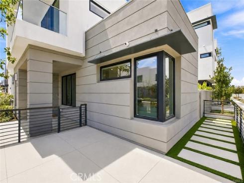 16311 Veterans Way, Tustin, CA