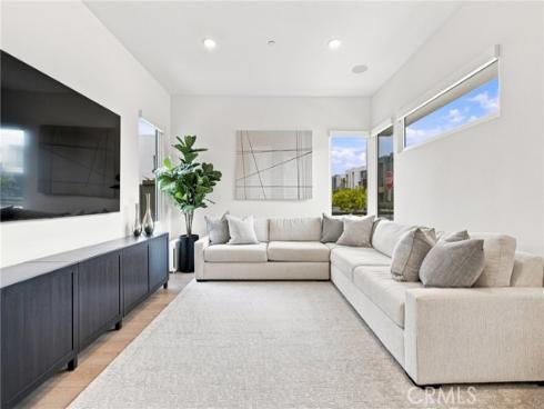 16311 Veterans Way, Tustin, CA