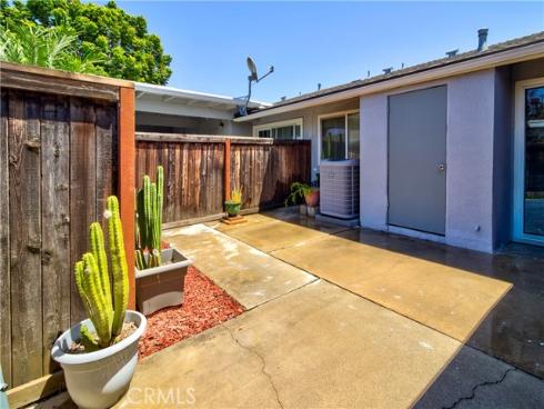 1159 E 1st , Tustin, CA