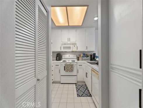 2960 Champion Way 1008 , Tustin, CA