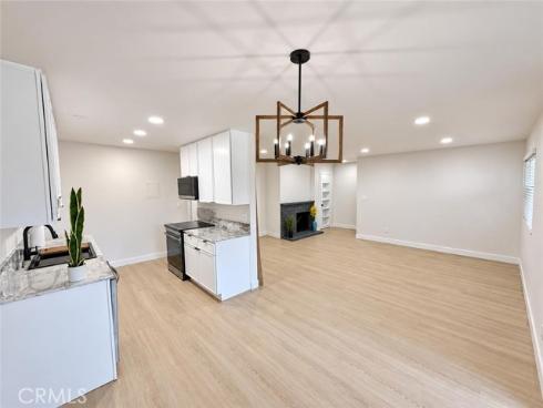 17574 Vandenberg 11 , Tustin, CA