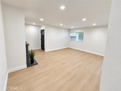 17574 Vandenberg 11 , Tustin, CA