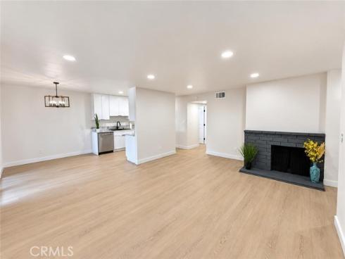 17574 Vandenberg 11 , Tustin, CA
