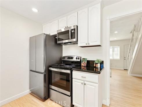 648 W Main D , Tustin, CA