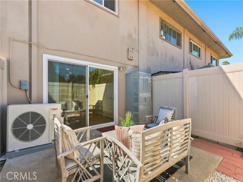 648 W Main D , Tustin, CA