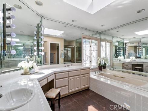 18811  Ridgeview  , Villa Park, CA