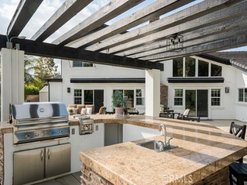 10262  Old Lamplighter   Lane, Villa Park, CA