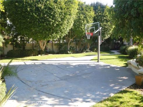 10762 Center Drive, Villa Park, CA