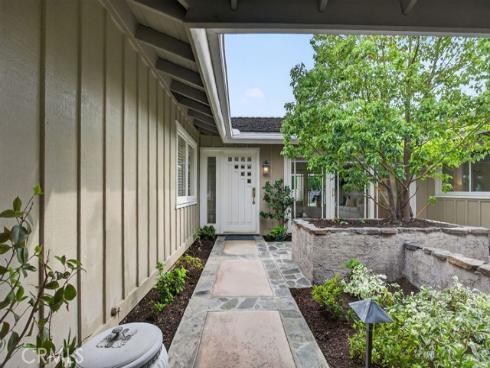 18212  Lincoln  , Villa Park, CA