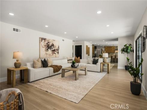 10282  Old Lamplighter   Lane, Villa Park, CA