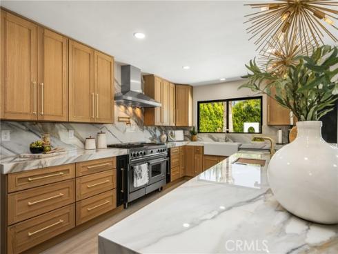 10282  Old Lamplighter   Lane, Villa Park, CA