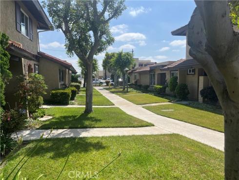 8962 Barcelona , Westminster, CA