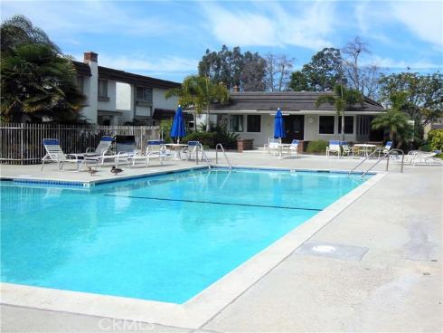 5042 Hampton Court, Westminster, CA