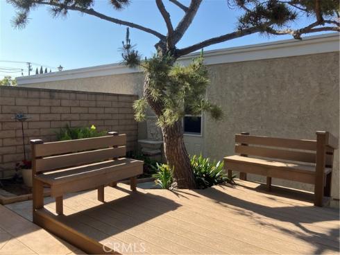 5042 Hampton Court, Westminster, CA