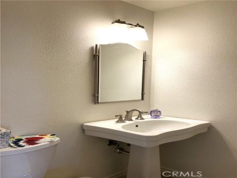 5042 Hampton Court, Westminster, CA