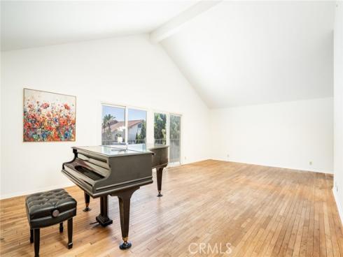 5461 Saint Mary's Cir , Westminster, CA