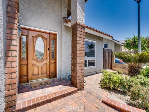 5461 Saint Mary's Cir , Westminster, CA