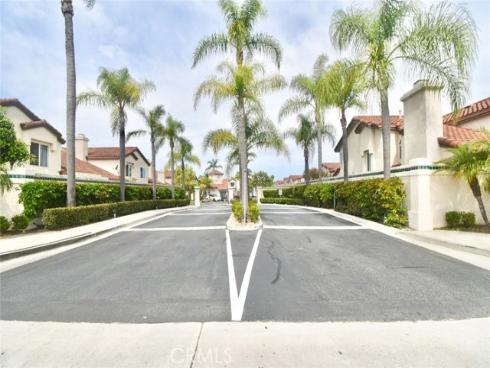 8894 Grandville CI35 Circle, Westminster, CA