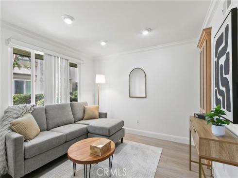 13966  Chelmsford   Walk, Westminster, CA