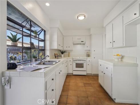 5566  Aldershot  , Westminster, CA