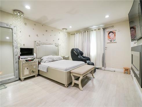 8671  Bermuda   Avenue, Westminster, CA