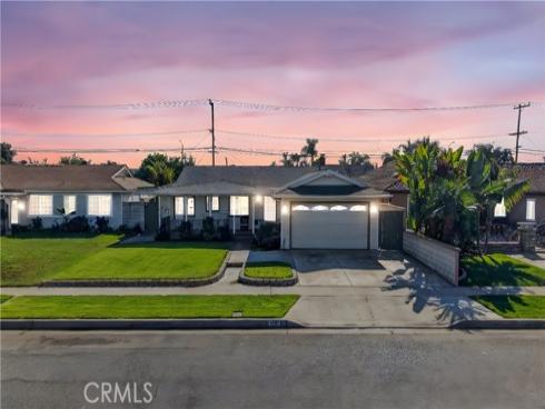 8812 Sapphire Avenue