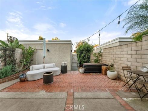 5006 Hampton Court, Westminster, CA