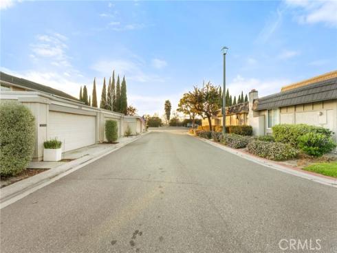 5006 Hampton Court, Westminster, CA