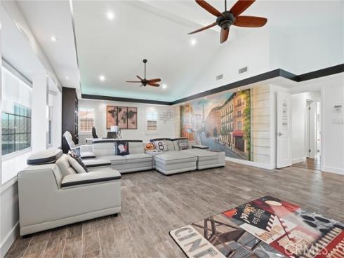 5382 Laverne , Westminster, CA