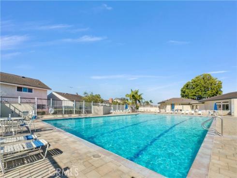 5213  Piccadilly   Circle, Westminster, CA