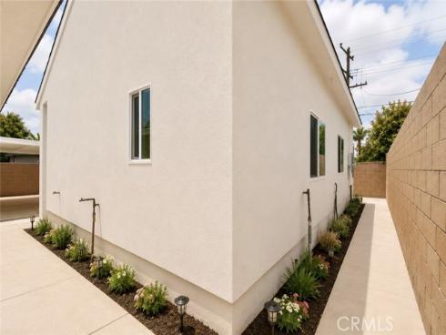 9440 Mcfadden , Westminster, CA