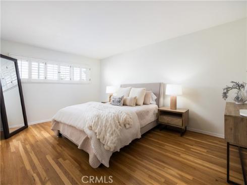 13761 University , Westminster, CA