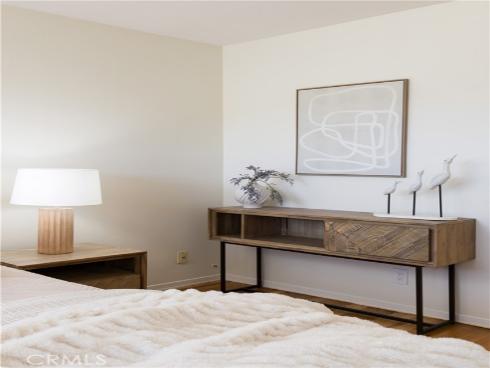 13761 University , Westminster, CA