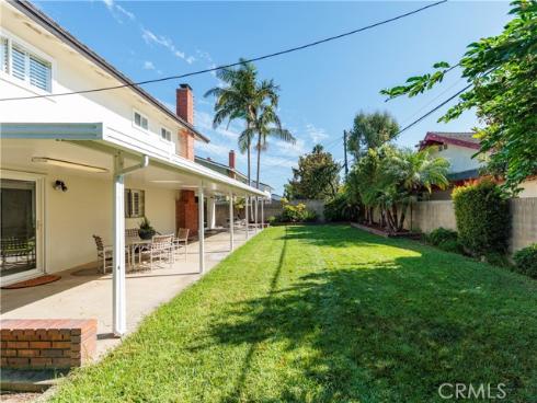 13761 University , Westminster, CA