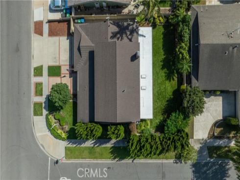 13761 University , Westminster, CA