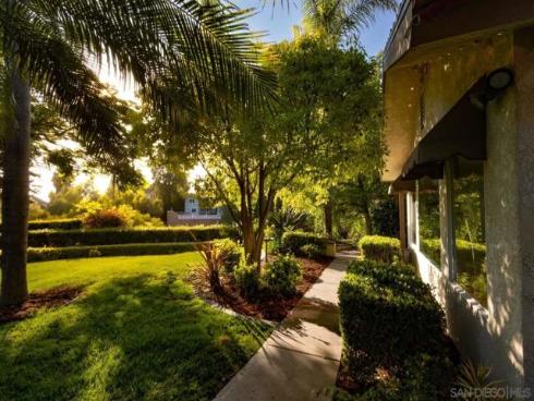 5553 Scenic View Dr , Yorba Linda, CA