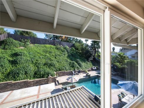 19582  Crestknoll  , Yorba Linda, CA