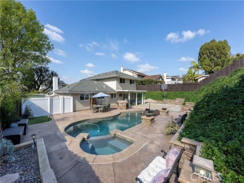 19582  Crestknoll  , Yorba Linda, CA