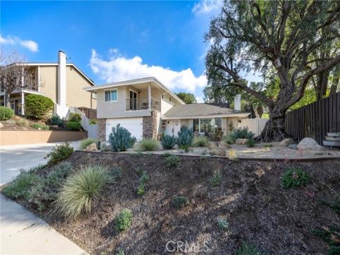 19582  Crestknoll  , Yorba Linda, CA