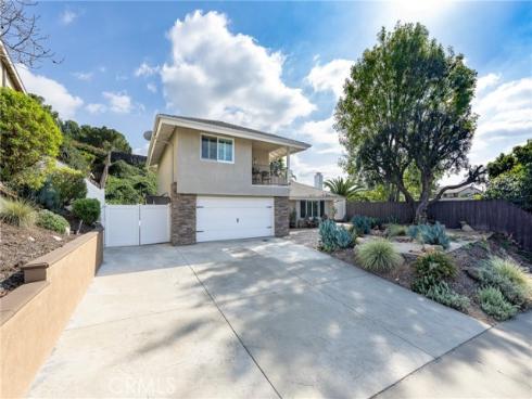19582  Crestknoll  , Yorba Linda, CA