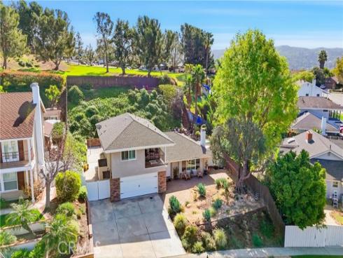 19582  Crestknoll  , Yorba Linda, CA